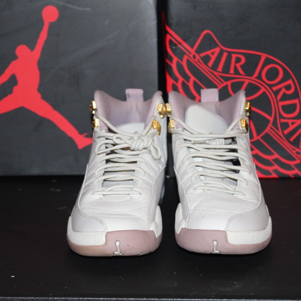 Jordan 12 - Picture 2 of 6